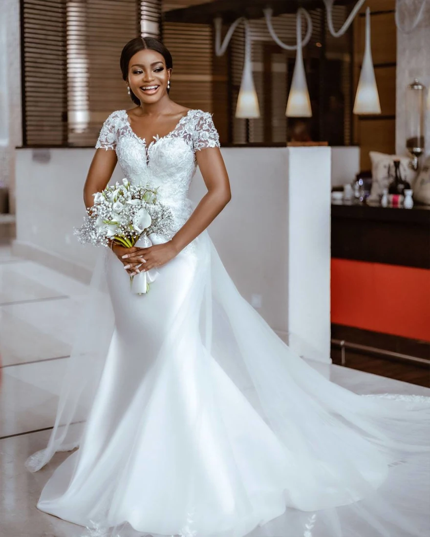 Sparkly Mermaid Satin Short Sleeve Wedding Dress 2024 Lace Appliqus Vestido De Noiva Sereia African Bridal Gown