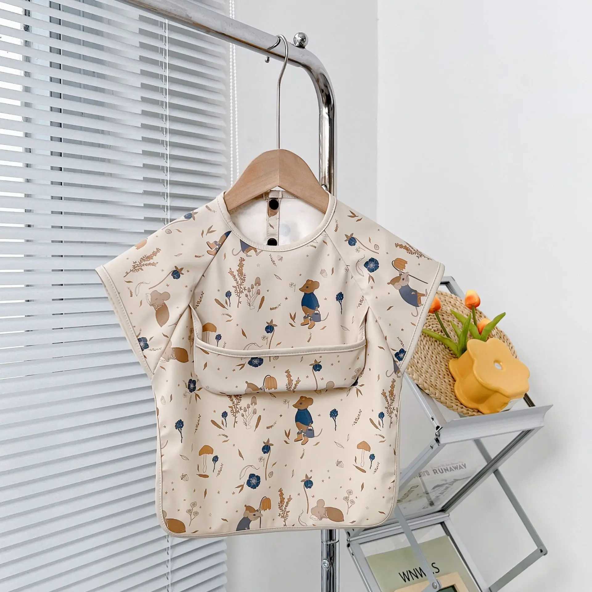 Bibs Burp Cloths Cute Baby Bibs Toddler Baberos Bavoir Waterproof Short Sleeve Apron Cartoon Animals Children Feeding Smock Bib Baby Stuff 0-6YL4812