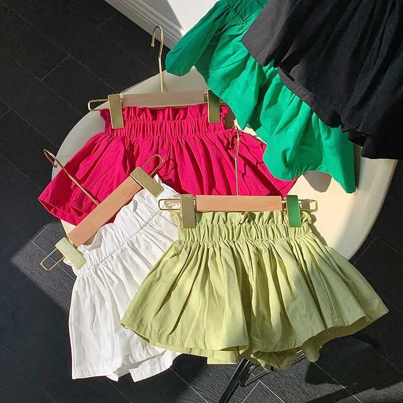 Girls shorts 2024 new summer Korean style pleated hem pants solid color petal pants childrens split style W240813