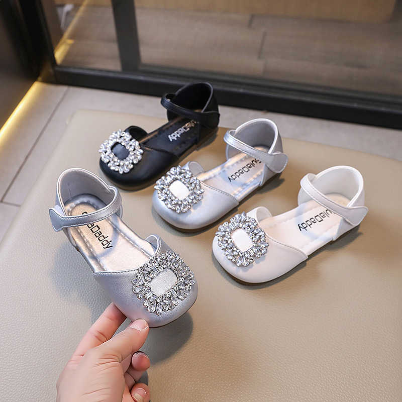Sneakers Super hot girls princess shoes 2024 summer new style childrens soft soled small fragrant sandals womens treasure rhinestone childrens shoes H