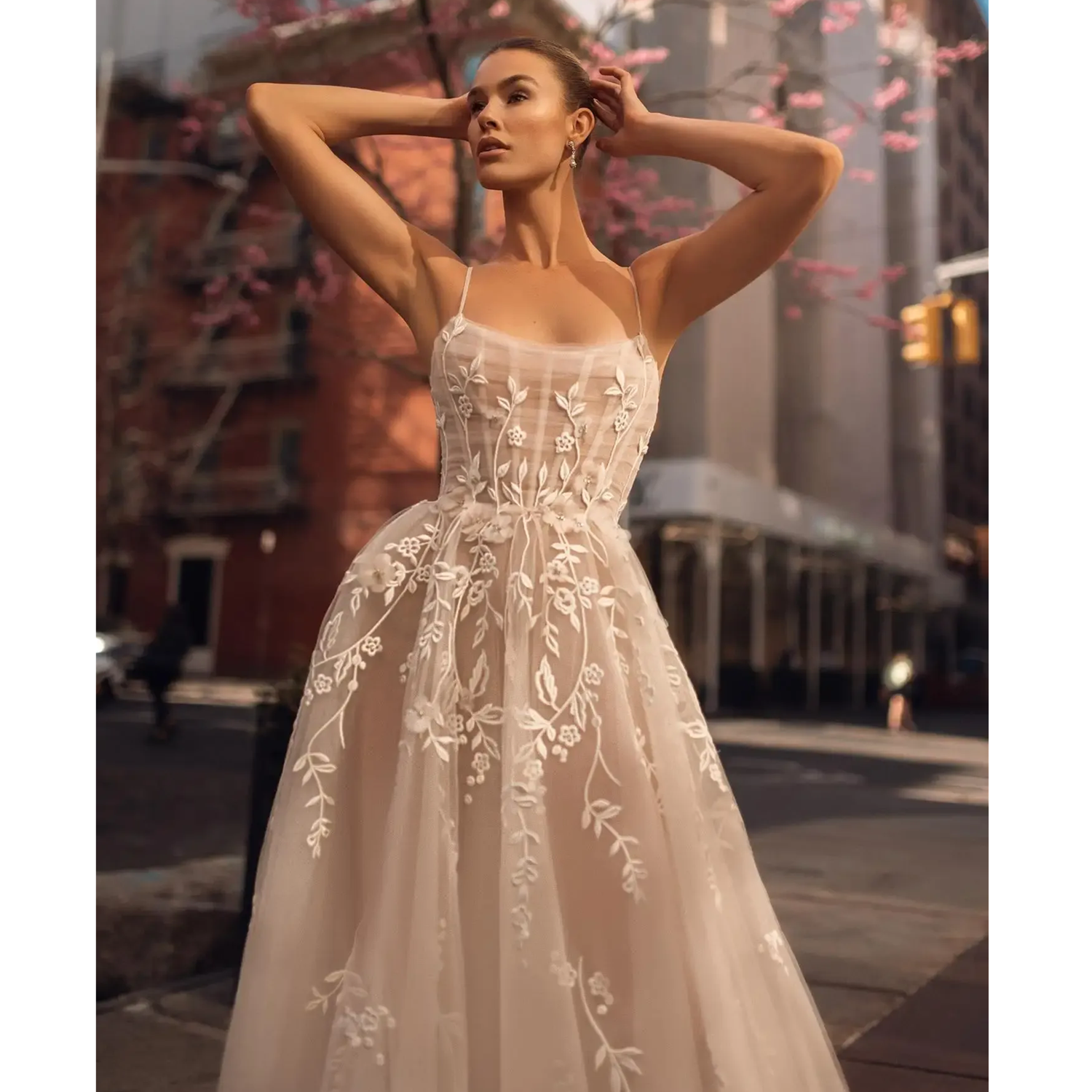 Illusion Bodice Spaghetti A Line Wedding Dresses Sleeveless Applique Beach Backless Custom Made Tulle Vestido de Novia 2024