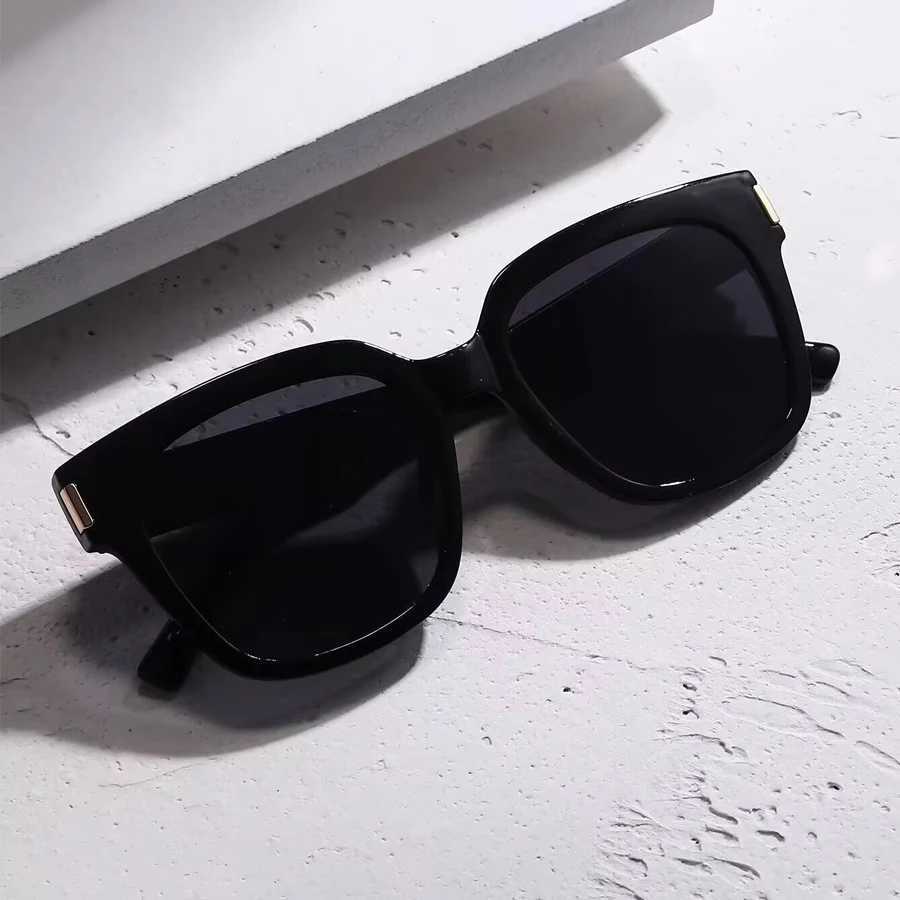 Large Square Frame Sunglasses UV400 Summer Fashion Retro Womens Sunglasses Outdoor Travel Beach Sunshade Glasses W250315
