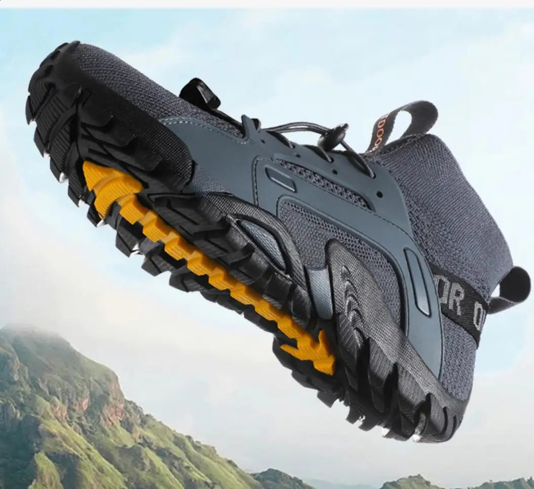 Men Quick Dry Barefoot Shoes Slip On Hiking Upstream Wading Shoes Non-slip Mesh Breathable Water Sneakers High Top Climbing Foot 240814