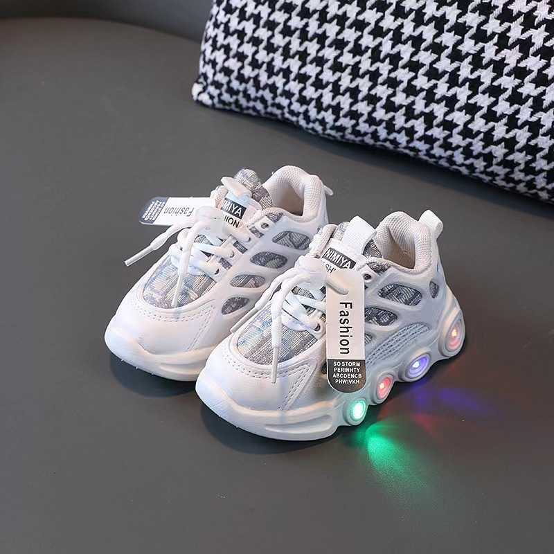 Sneakers 2023 Spring and Autumn LED Light Shoes Childrens Luminous Shoes Fashionable and Versatile Baby Casual Sports Shoes Breathable and Lightweight