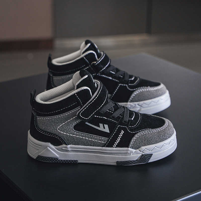 Sneakers Huili Childrens Shoes 2023 Spring and Autumn New Style Boys Fashion High Top Color blocked Board Shoes Soft Bottom Versatile Casual Sports Sh