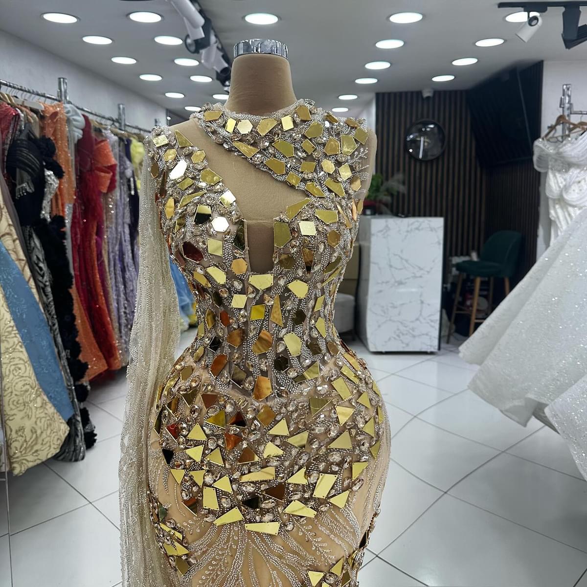2024 Plus Size Gold Mermaid Prom Dress Lacefull Promdress Beaded Crystals Evening Formal Party Second Reception Birthday Engagement Gowns Dresses ZJ75