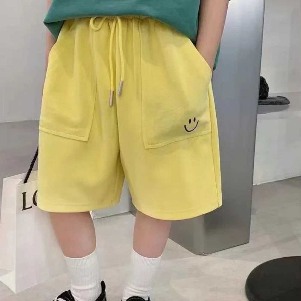 Boys shorts for children aged 2-8 summer fashion minimalism gray smiling face wearing sports pants outside W240813