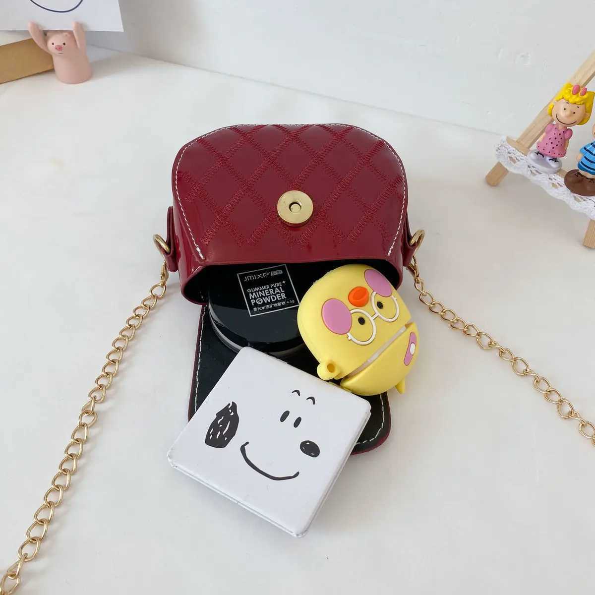 Cute little girl mini shoulder bag childrens fashionable coin wallet small handbag cute patented leather childrens messenger bag W240813