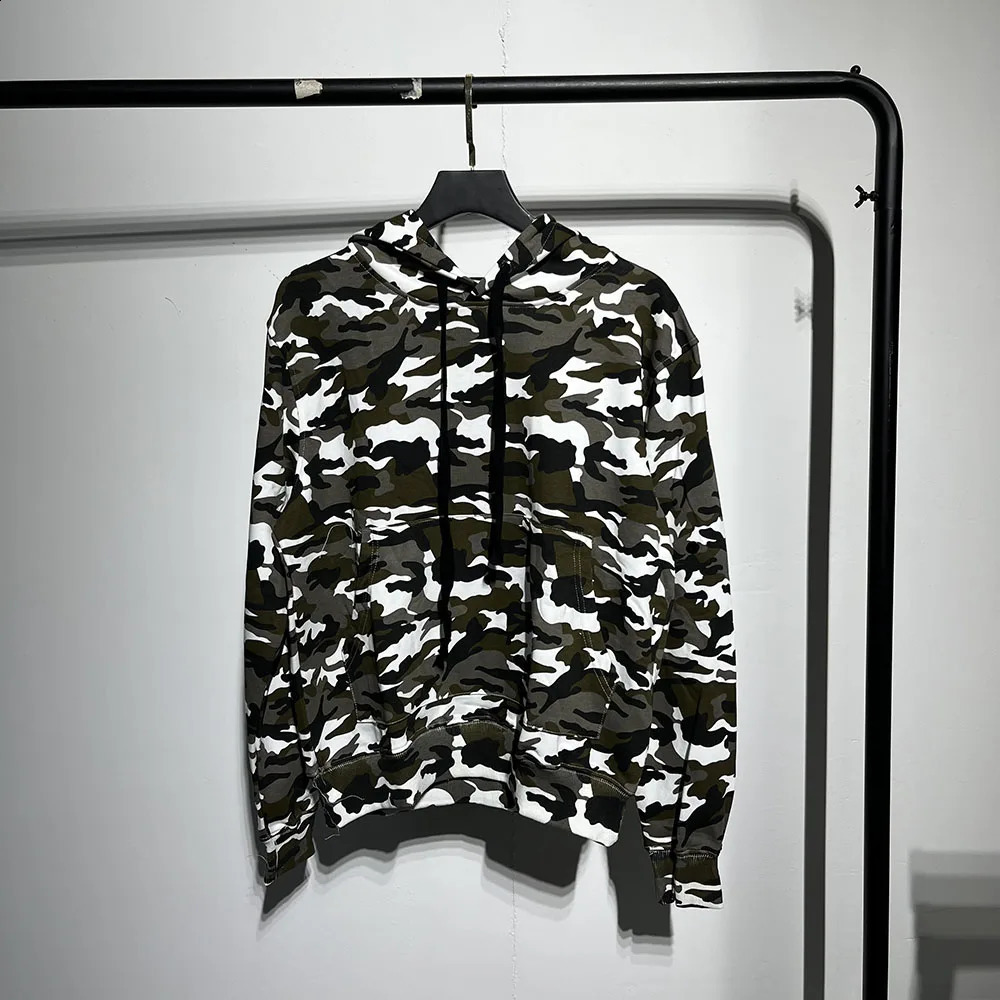 Camouflage Crewneck Men Women Loose Fit Sleeve Patch Embroidery Sweatshirts 240810