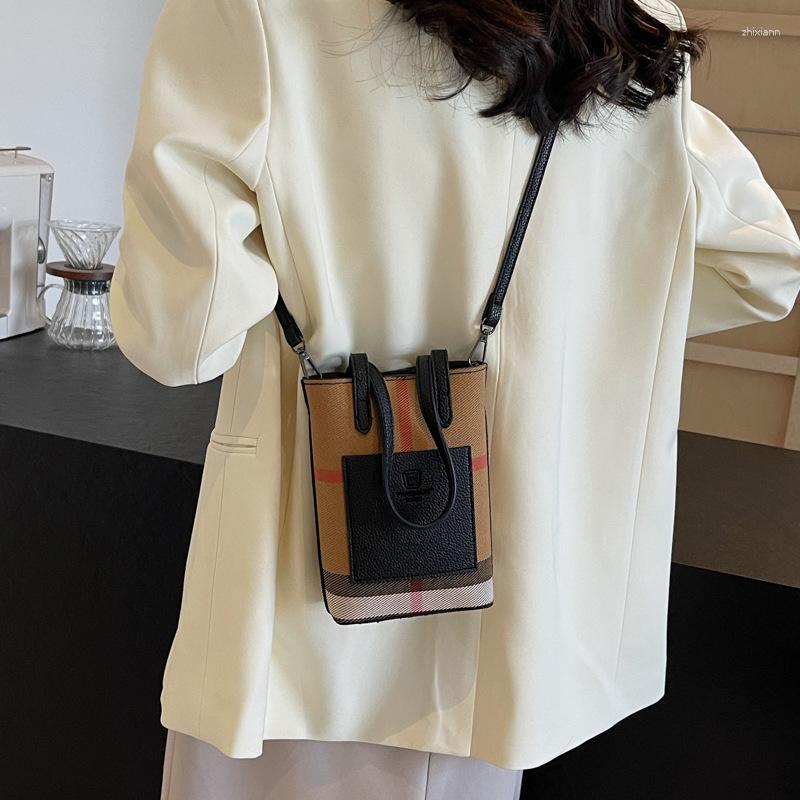 Free Shipping Shoulder Bags 2024 Fashion Bag Women's Casual Beautiful Personality Korean Simple Travel Bucket Designer Bag Luxury Bag Tote Bag