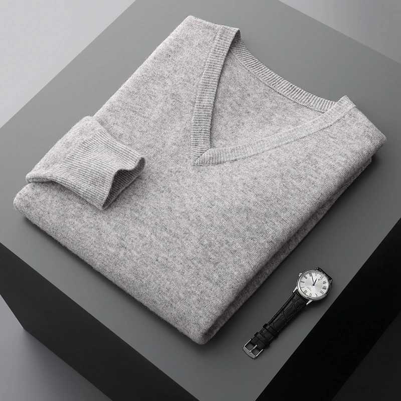 Autumn and winter new 100% Merino sweater mens casual V-neck long sleeved cashmere knitted sweater mens jacketW240729