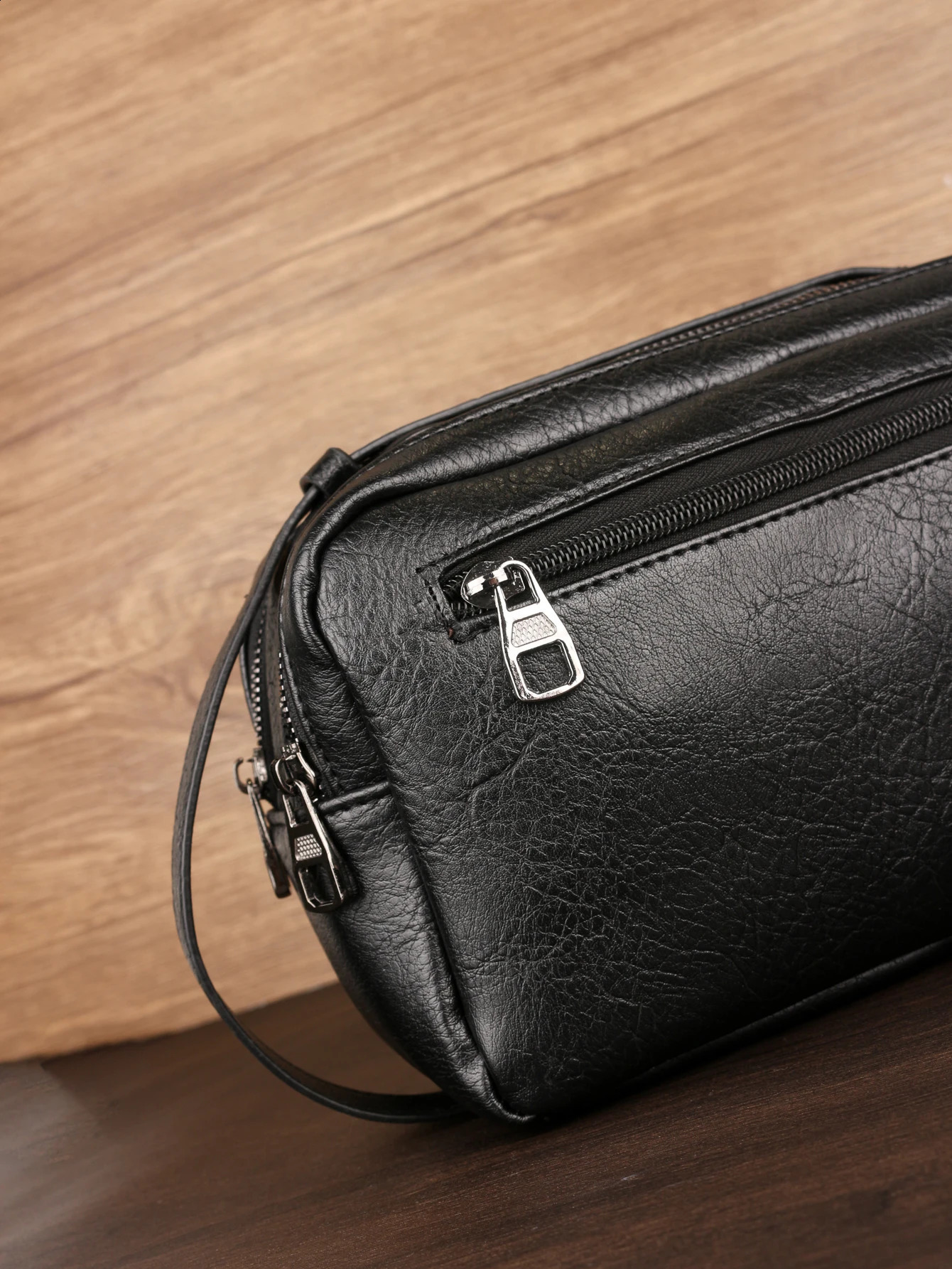 Retro mens clutch bag lightweight waterproof multifunctional large capacity wrist bag office handbag 240812