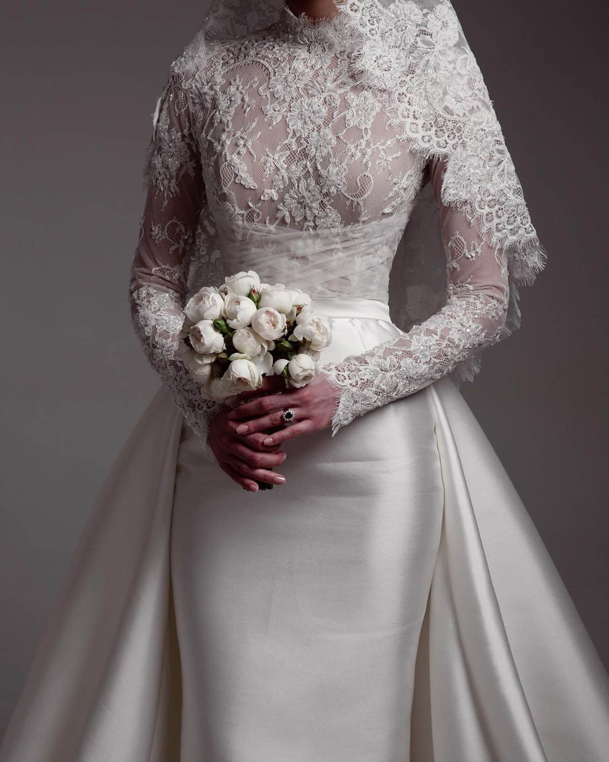 Plus Size Luxurious Mermaid Wedding Dresses Lace High Neck Long Sleeve Bridal Gowns Illusion Sweep Train Custom Made Dress