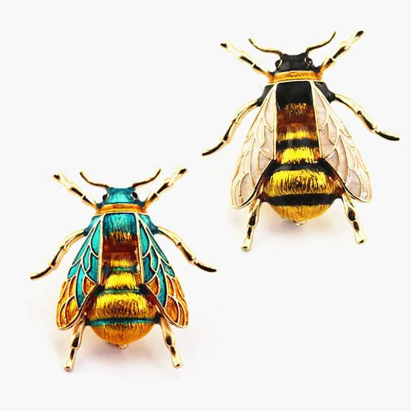 Pins Brooches Enamel Bumblebee Brooches Women Alloy Yellow Bee Insect Brooch holiday Gift Broche Banquet Pins Q240622