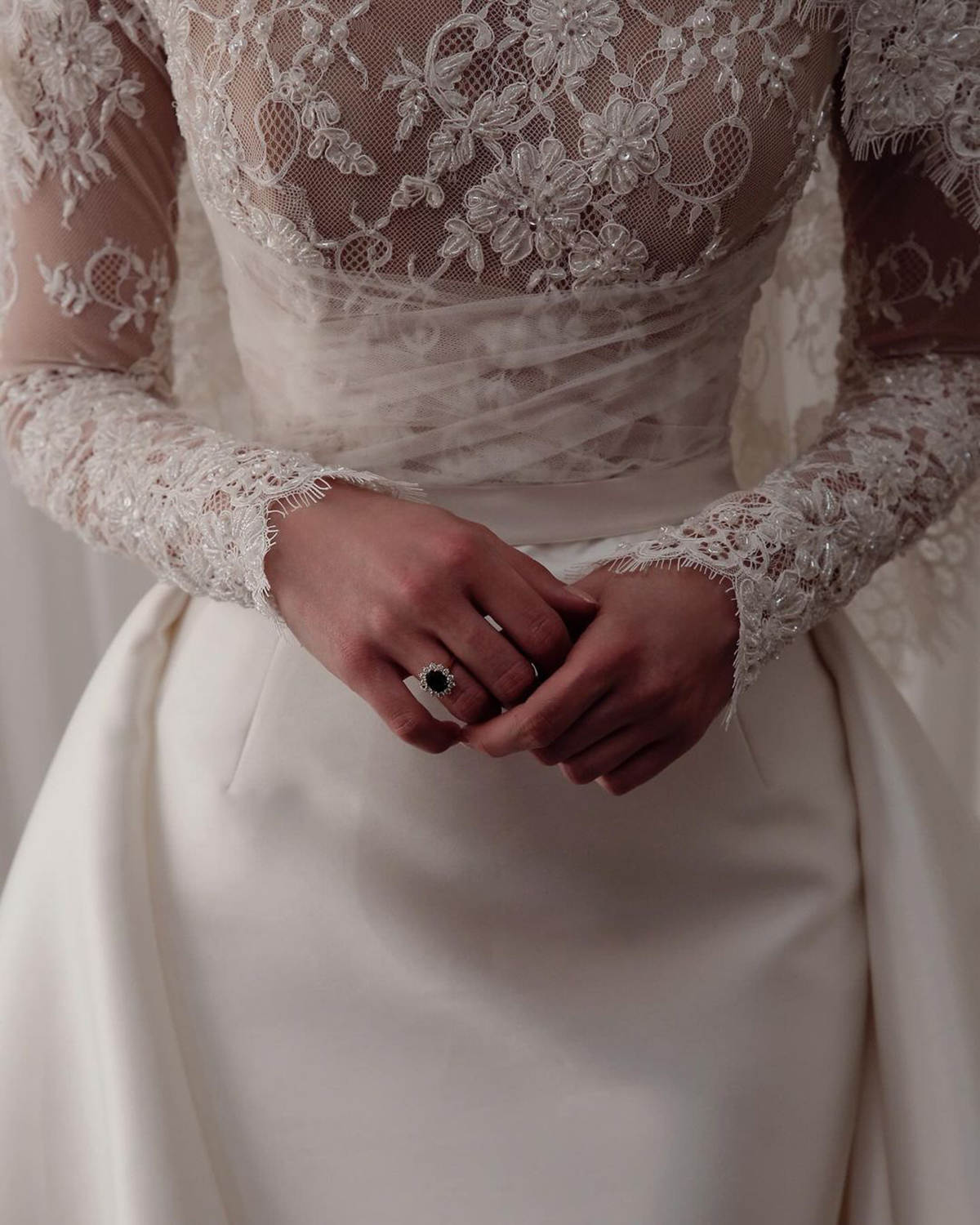 Plus Size Luxurious Mermaid Wedding Dresses Lace High Neck Long Sleeve Bridal Gowns Illusion Sweep Train Custom Made Dress