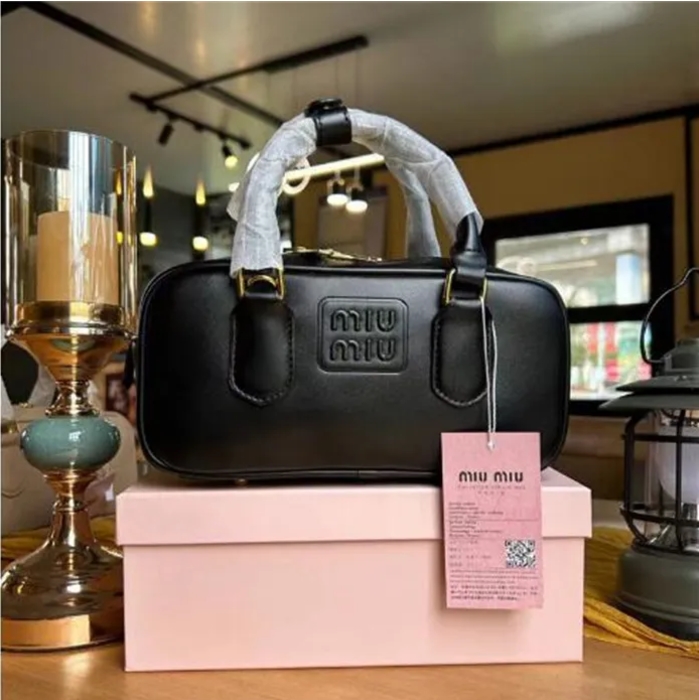 Designer Bags Shoulder Bag Totes Real Leather Luxury Baguette Handbag Large Capacity Strap Embossed Letters New Floral Evening Bag Wallets