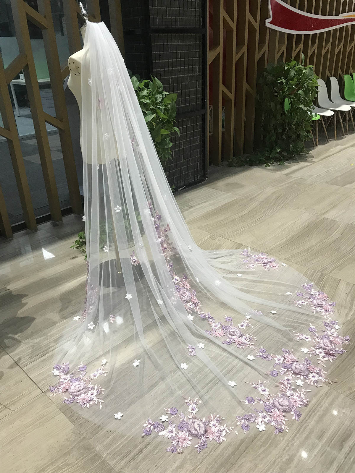 Romantic Wedding Veil For Women 3D Flowers Appliques Pearls Long Special Cut Royal Bridal Veil with Comb Veil 3M Wedding Accessories Custom Made