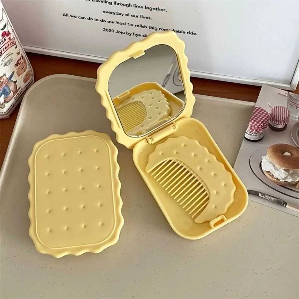 Mini Biscuit Handheld Mirror Portable Cheese Biscuit Design Biscuit Makeup Mirror Cute Folding Biscuit Pocket Mirror Female W240813