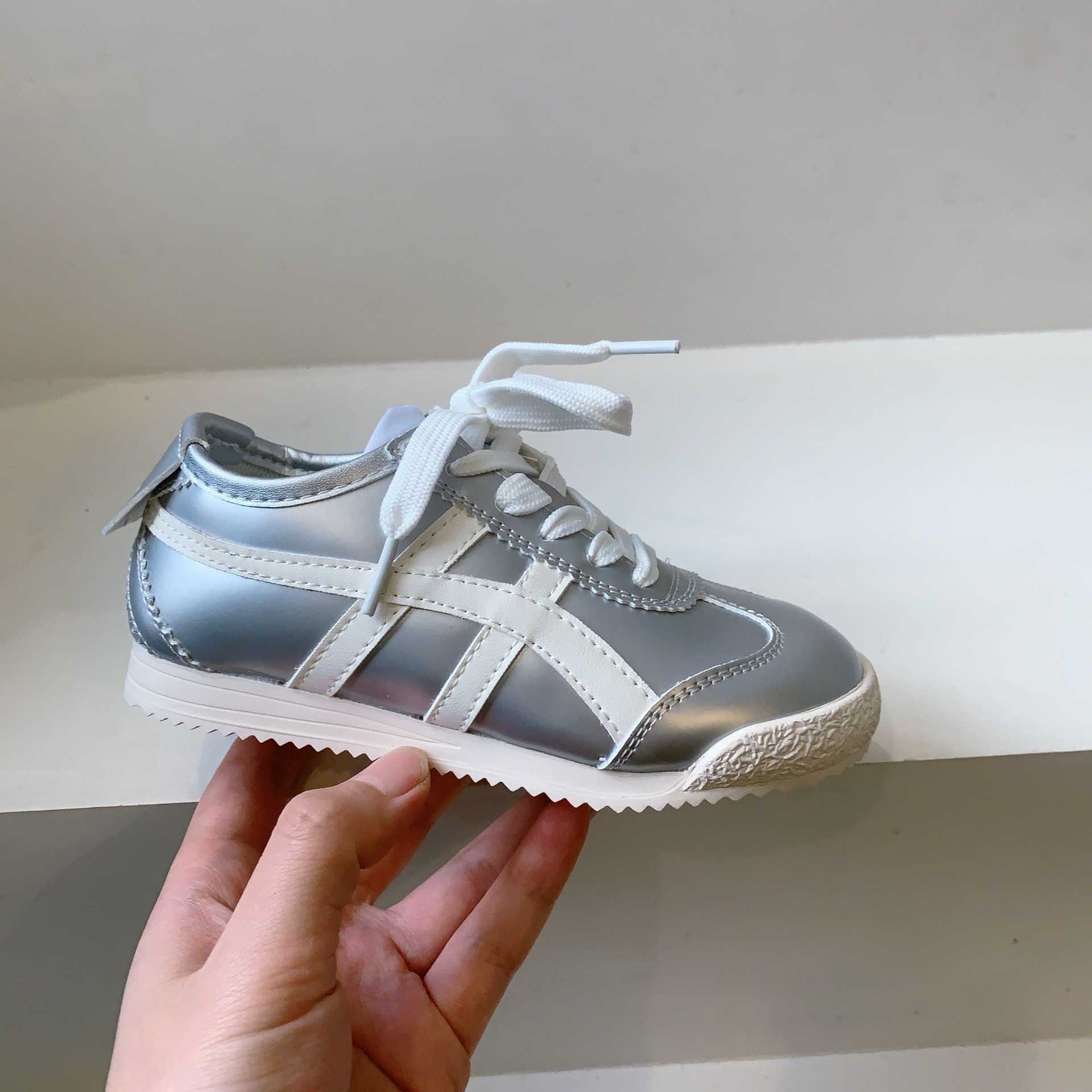 Sneakers Four season childrens shoes 1-3-6-12 years old childrens sports shoes Spring and Autumn boys white shoes Girls moral training shoes Soft sole