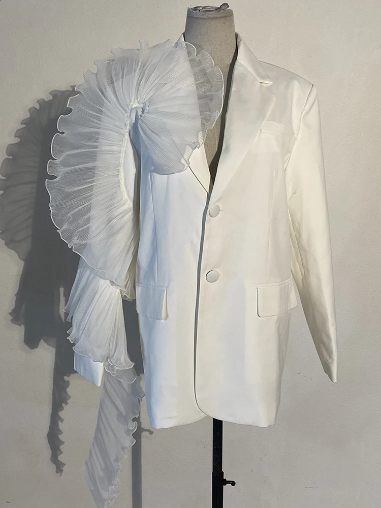 EAM Women White Ruffles Big Size Blazer Lapel Long Sleeve Loose Fit Jacket Fashion Spring Autumn 2024 1DE3921 240813