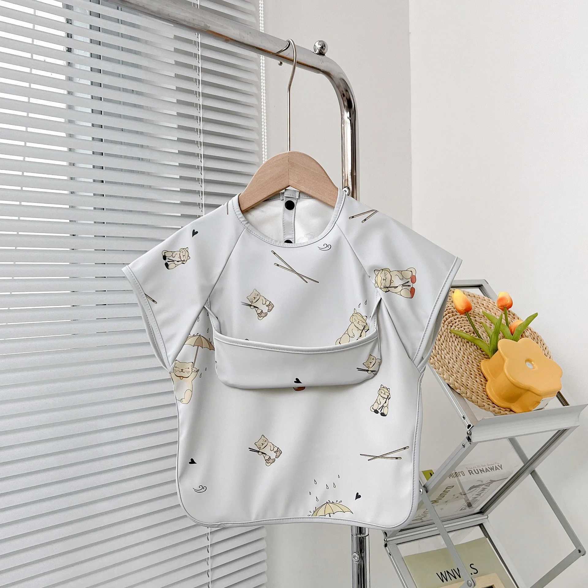 Bibs Burp Cloths Cute Baby Bibs Toddler Baberos Bavoir Waterproof Short Sleeve Apron Cartoon Animals Children Feeding Smock Bib Baby Stuff 0-6YL4812