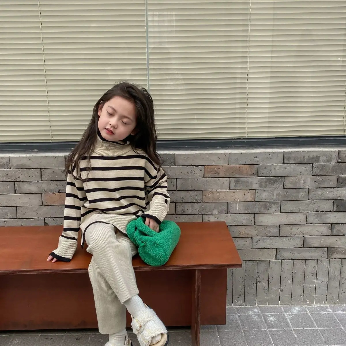 Autumn and Winter Girls Clothing Set Childrens Pullover Sweater Pants Two piece Set Baby High Neck Sweater Suit 240814