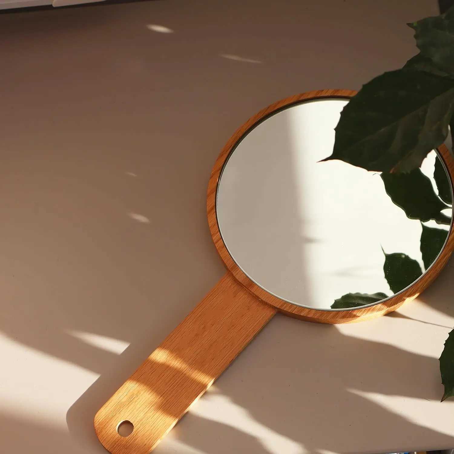 Natural Wood Handheld Mirror HD Frame Salon Hairdresser Flat Mirror Retro Style Beauty Salon Makeup Hand Mirror W240813