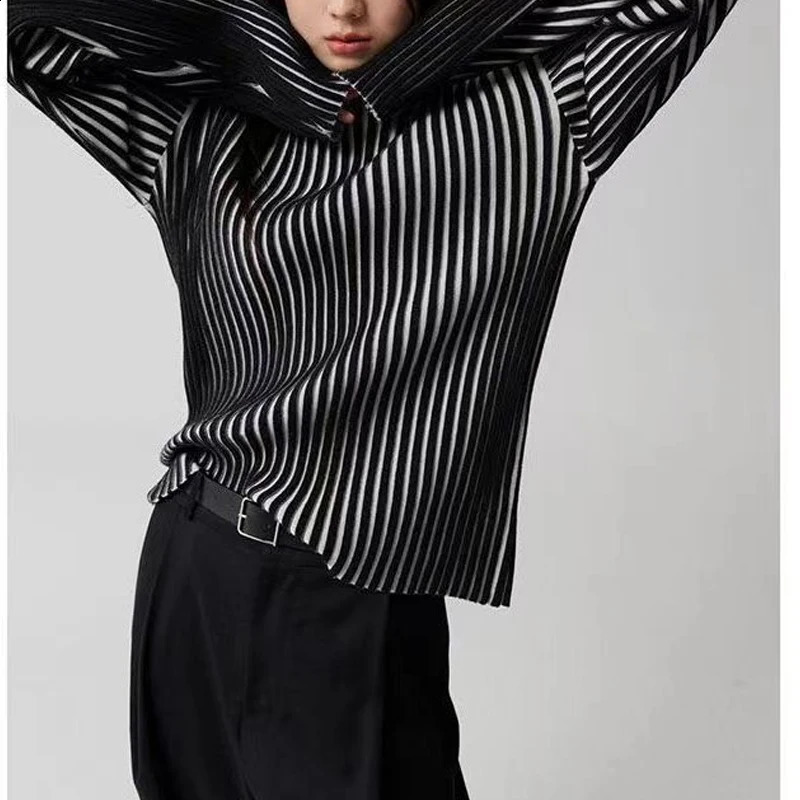 Autumn Winter Contrast Color Striped Sweater Women High Street Casual Slim Long Sleeve Pullovers Elegant Comfortable Tops 240813