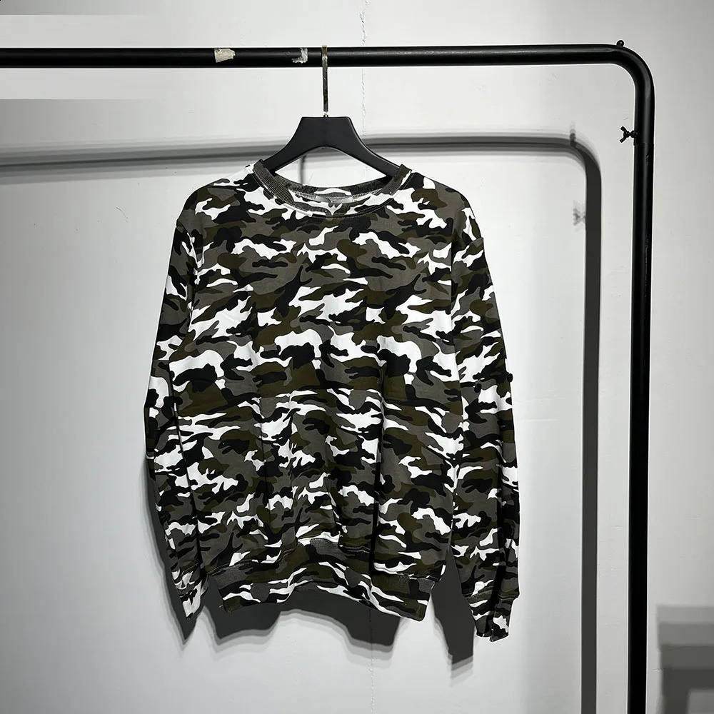 Camouflage Crewneck Men Women Loose Fit Sleeve Patch Embroidery Sweatshirts 240810