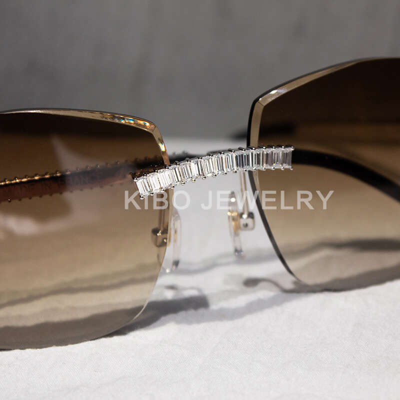 Elegant Unisex Designer Sunglasses Featuring VVS Grade Moissanite Stones - Latest Trendy Accessories
