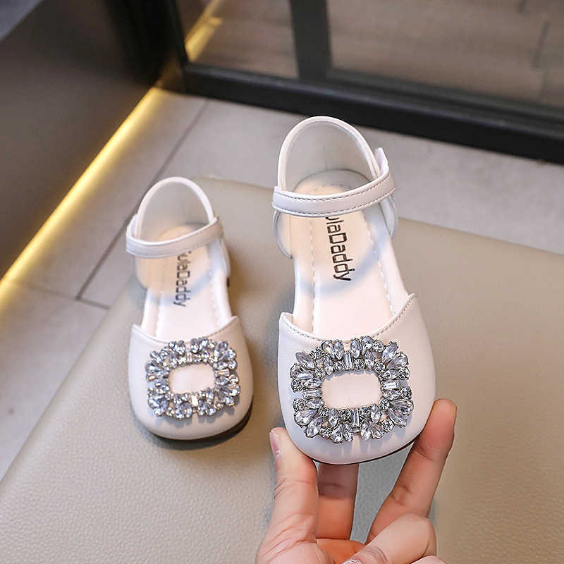 Sneakers Super hot girls princess shoes 2024 summer new style childrens soft soled small fragrant sandals womens treasure rhinestone childrens shoes H