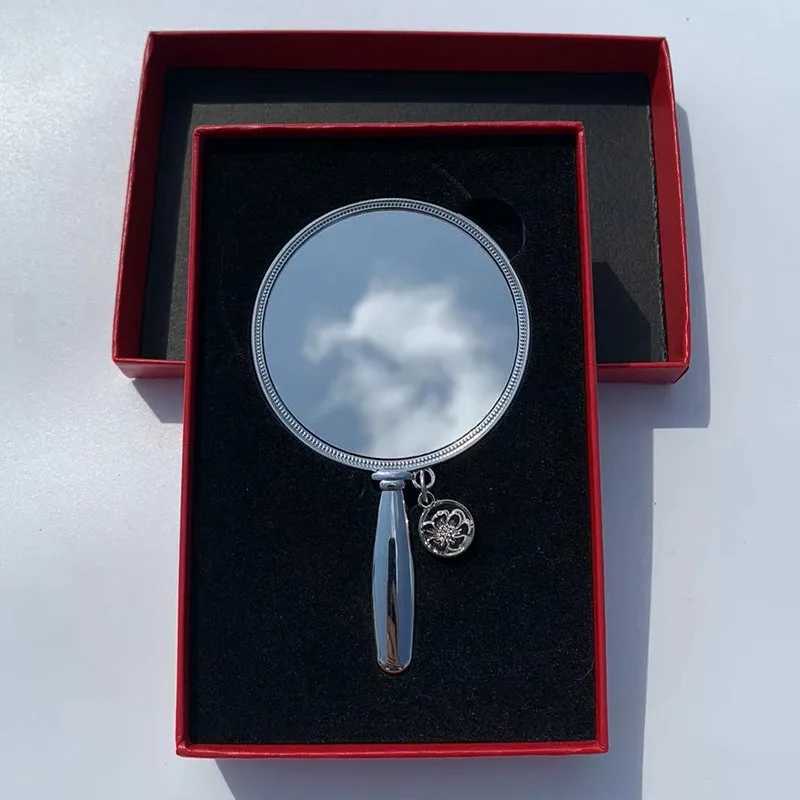 Retro hand mirror embossed handheld makeup mirror metal mirror compact wallet mini makeup mirror with gift box W240813