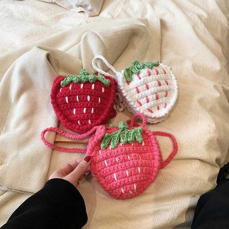 Knitted childrens bag wool coin wallet and handbag cute strawberry ten font fashion fully matched princess mini side pocket W240813