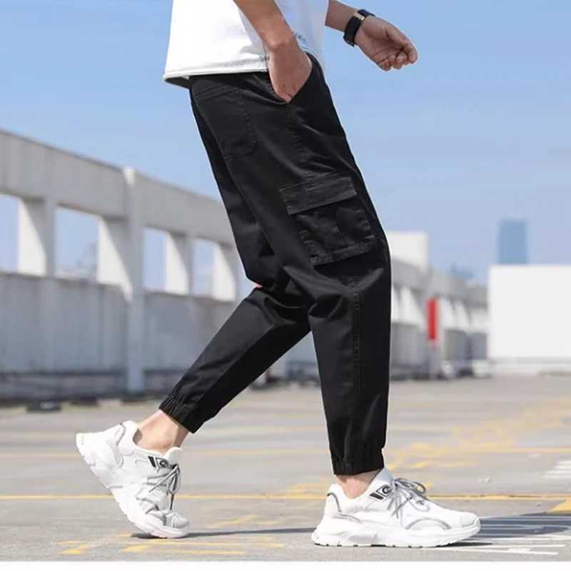Classic design multi pocket cargo pants mens casual loose fit suitable for outdoor towing cargo pants/runners in spring and summerXJ250303