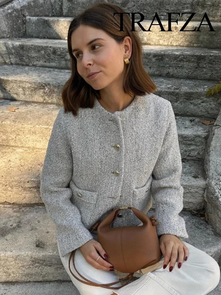 TRAFZA Elegant Womens Spring Retro Coarse Felt Sleeping Metal Button Street Clothing Oneck Large Pocket Wear Short Top 240813
