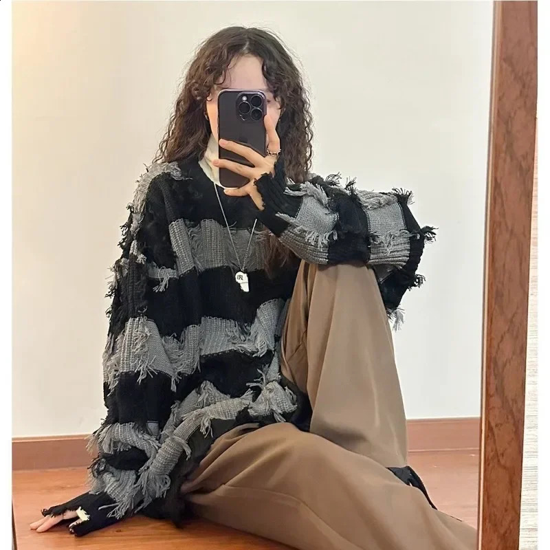 Autumn Winter Y2k Tassel Hole Retro Loose Fashion Round Neck American Sweater Striped Harajuku Lazy Wind Casual Sweater Tops 240821