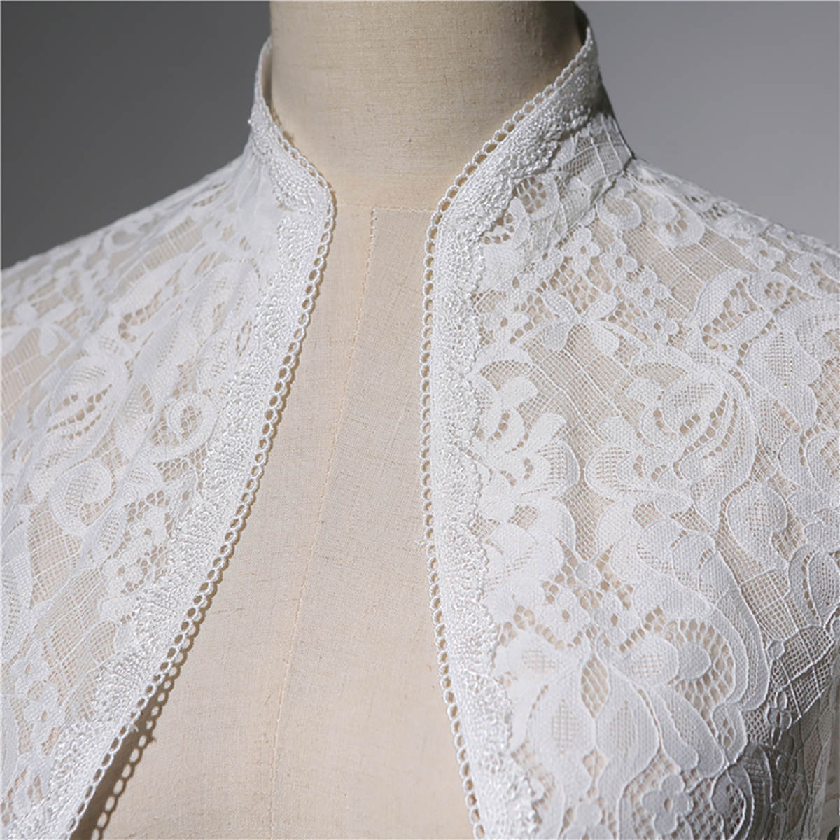 Classic Long Sleeve Wrap Jacket Sheer Lace High Neck Bride Jackets Short Bridal Cloak High Quality Wedding Accessories
