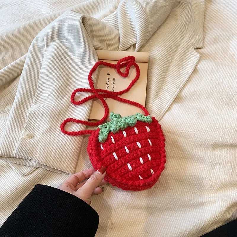 Knitted childrens bag wool coin wallet and handbag cute strawberry ten font fashion fully matched princess mini side pocket W240813