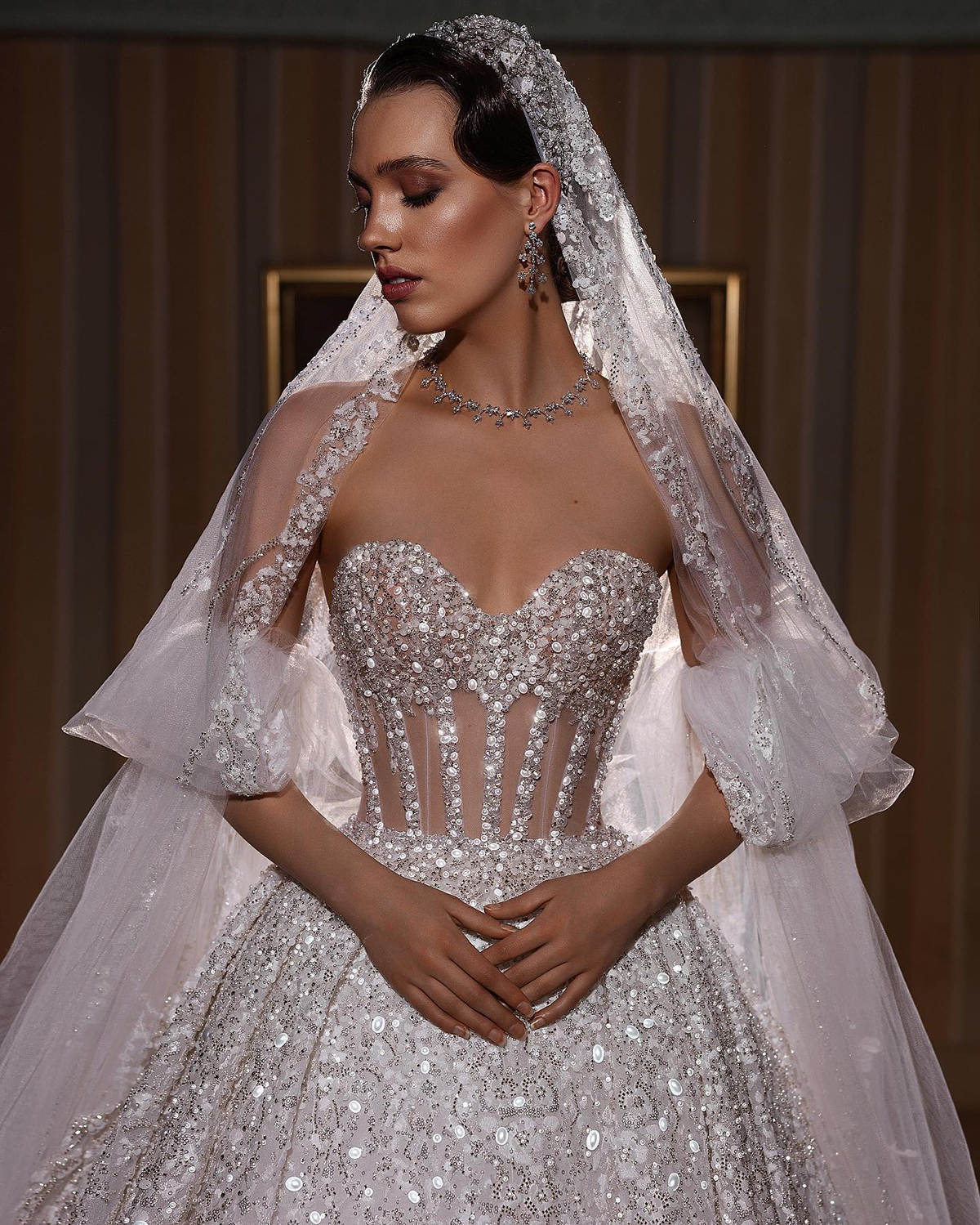Luxury Ball Gown Beaded Pearls Sequins Strapless Bride Gowns Beading Sleeveless Wedding Dress Formal Occasion Custom Made