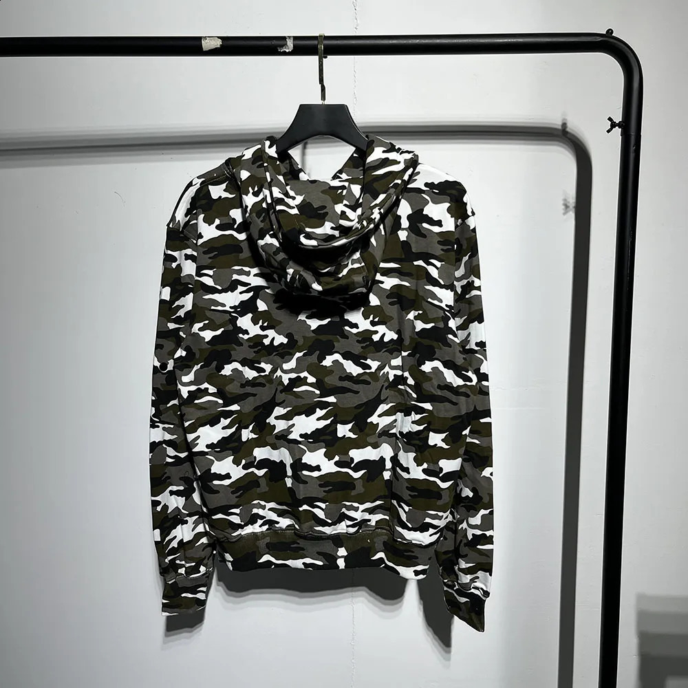 Camouflage Crewneck Men Women Loose Fit Sleeve Patch Embroidery Sweatshirts 240810