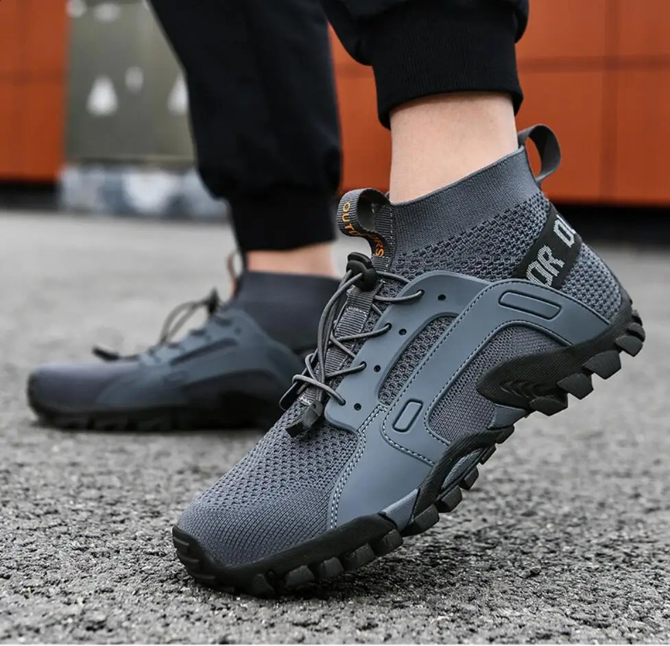 Men Quick Dry Barefoot Shoes Slip On Hiking Upstream Wading Shoes Non-slip Mesh Breathable Water Sneakers High Top Climbing Foot 240814