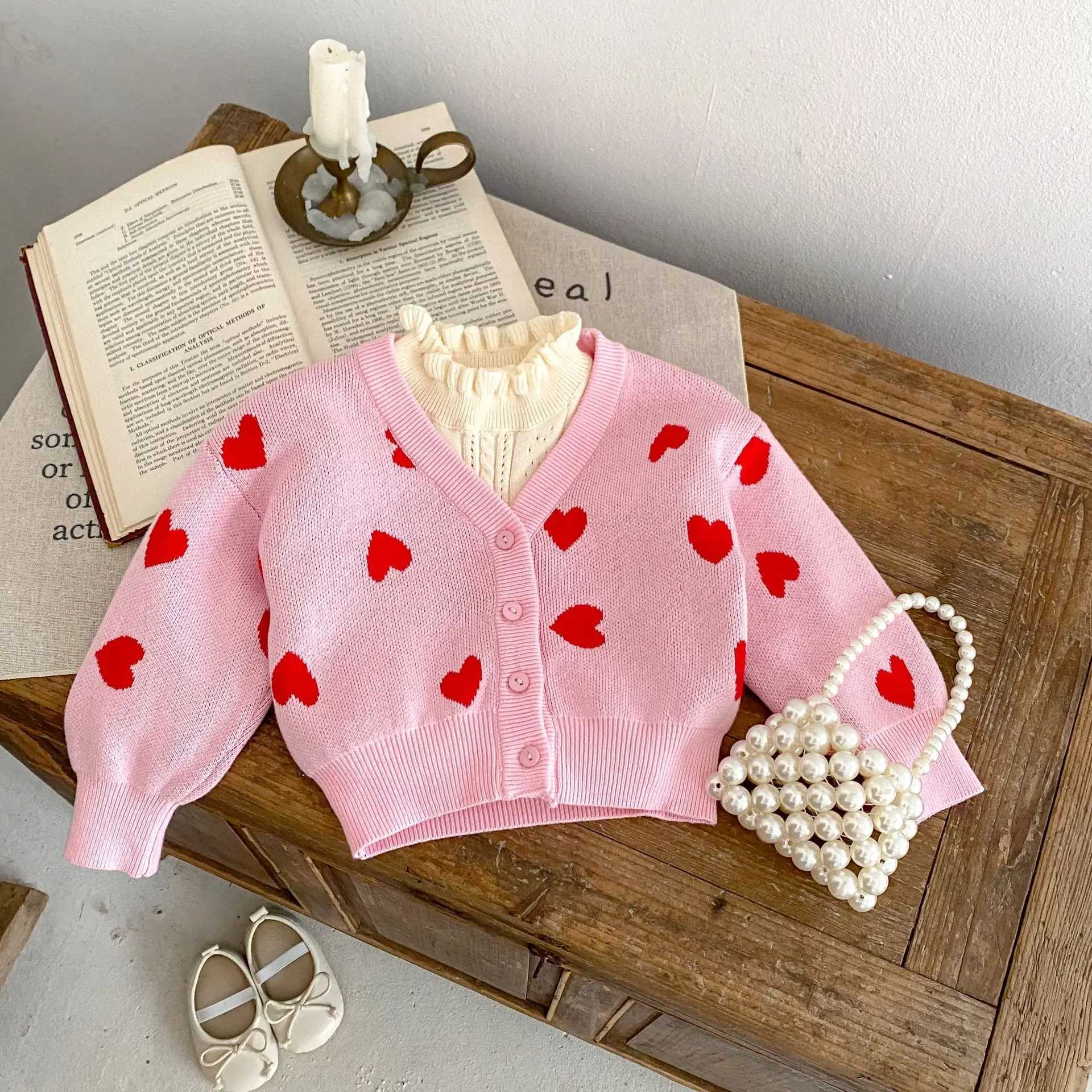 Autumn New 0-3 Year Old Baby Girl Baby Clothing Pink Heart shaped Big V-neck Knitted Jacket cardigan Cute Sweater W240813