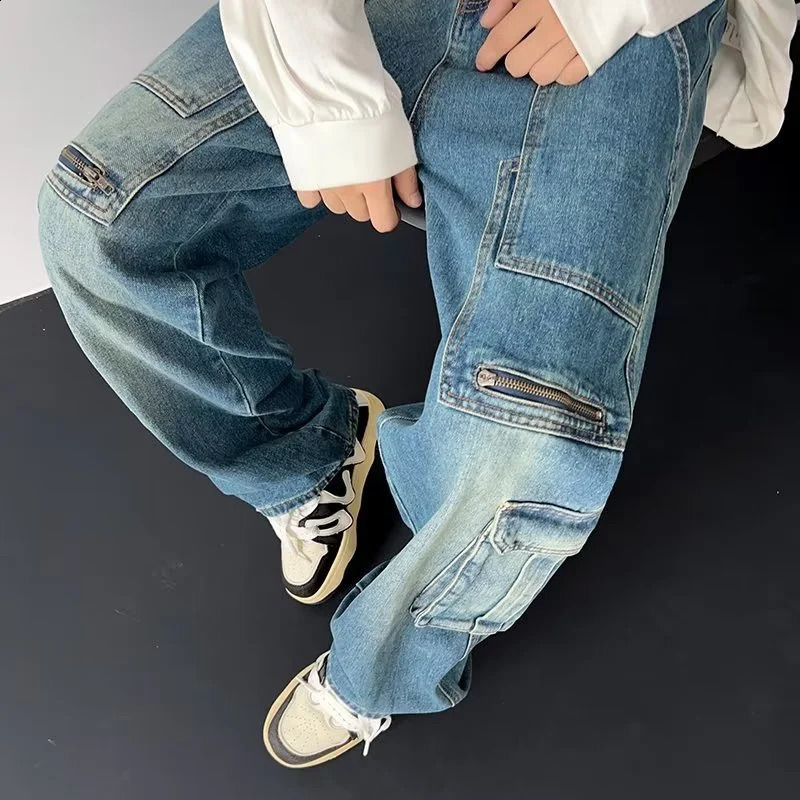 American streetwear mens multi pocket cargo jeans Y2K retro wide leg denim pants hip-hop fashion bag Jean Hombre Trousers240813