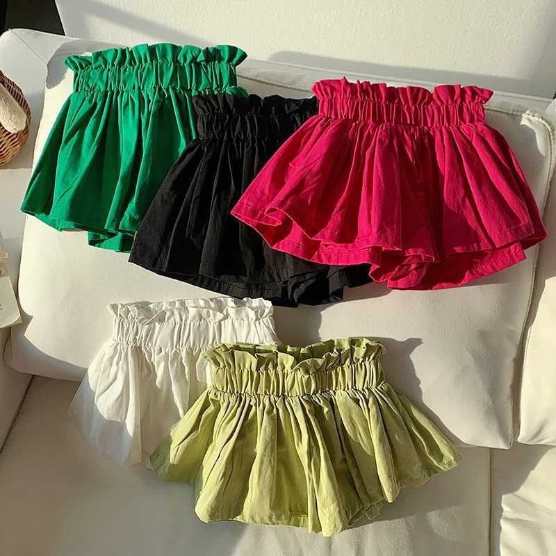 Girls shorts 2024 new summer Korean style pleated hem pants solid color petal pants childrens split style W240813