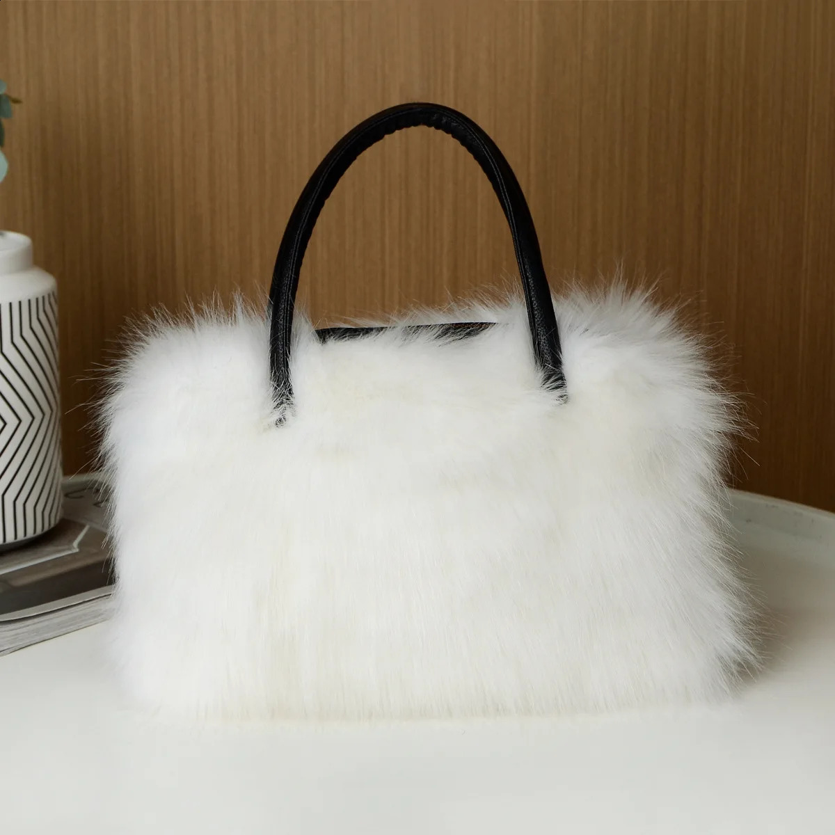 High Quality Fashion Womens Bag Fluffy Plush Spliced Pu Leather Handbag Large Capacity Cute Soft Evening Tote Bags 240813