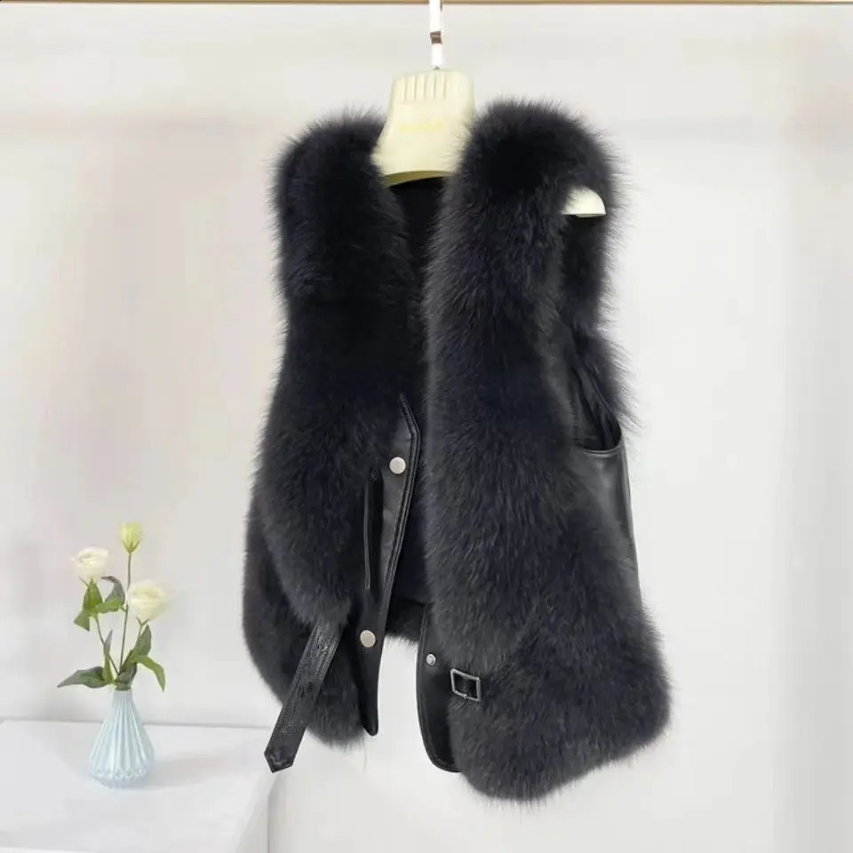 Winter Vest Womens Clothing Fashion Versatile Sleeveless Coat Womens Jacket Short Warm Thick Waistcoat Faux Fur Vests 240814