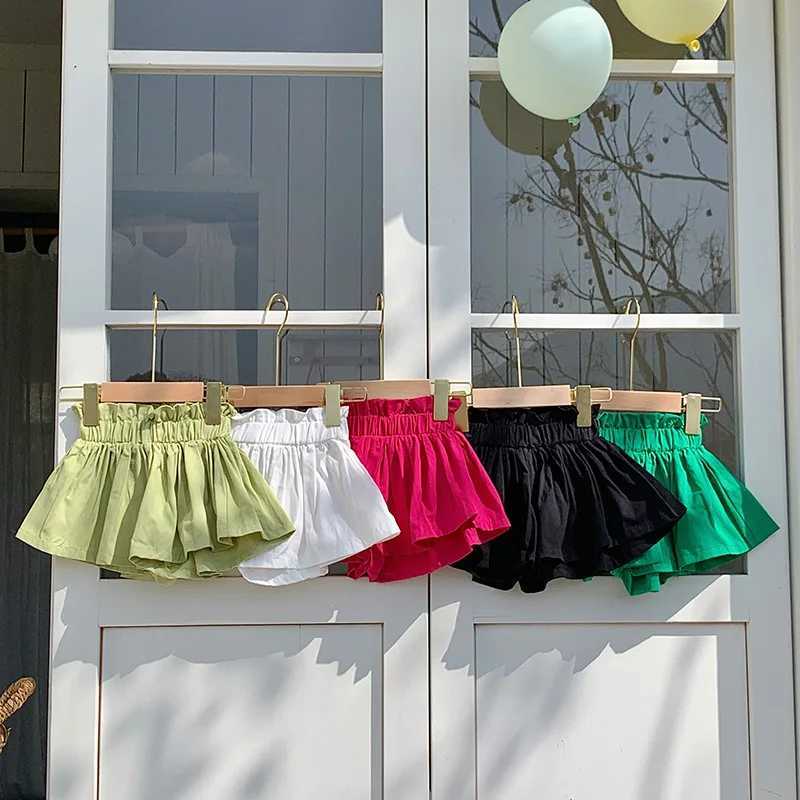 Girls shorts 2024 new summer Korean style pleated hem pants solid color petal pants childrens split style W240813
