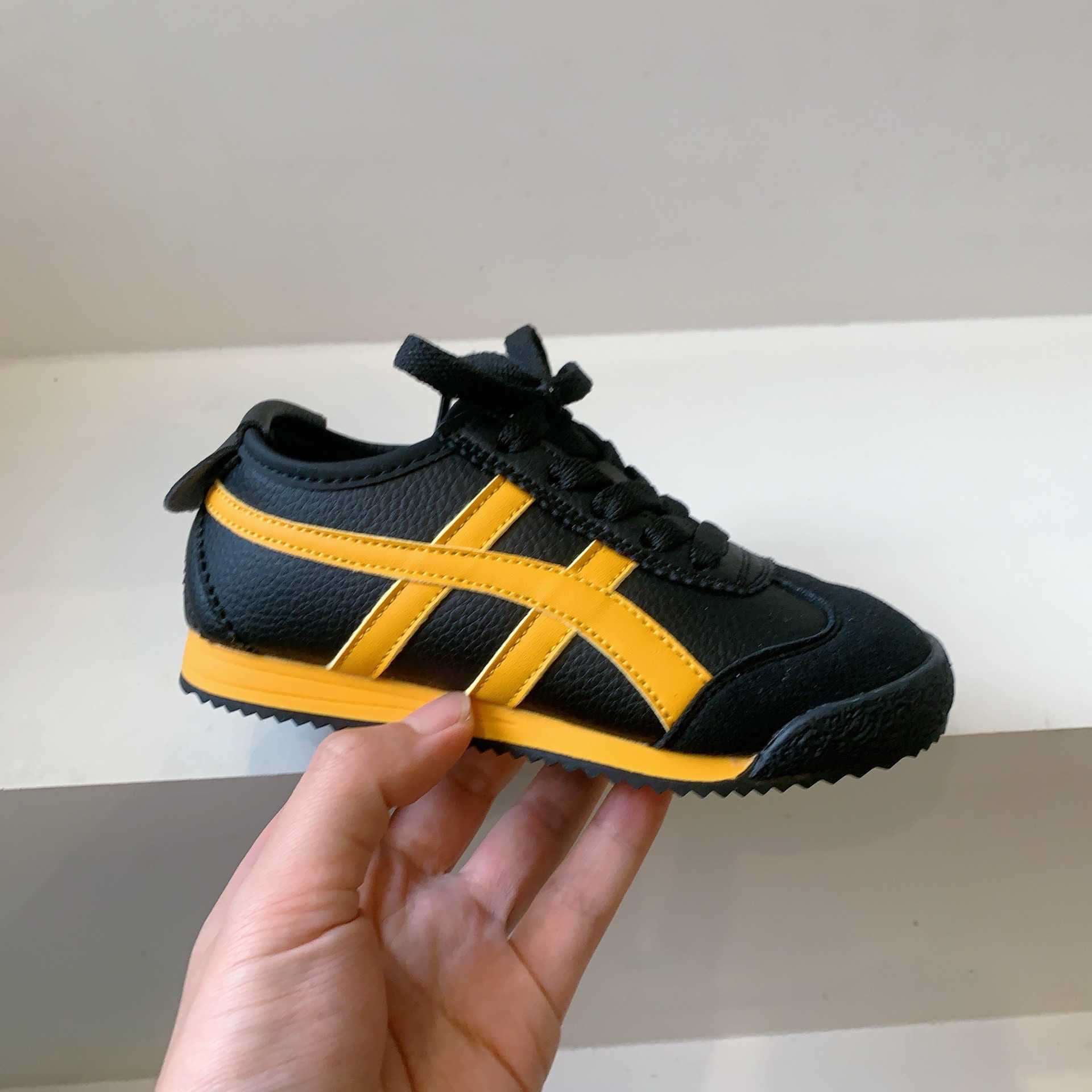 Sneakers Four season childrens shoes 1-3-6-12 years old childrens sports shoes Spring and Autumn boys white shoes Girls moral training shoes Soft sole