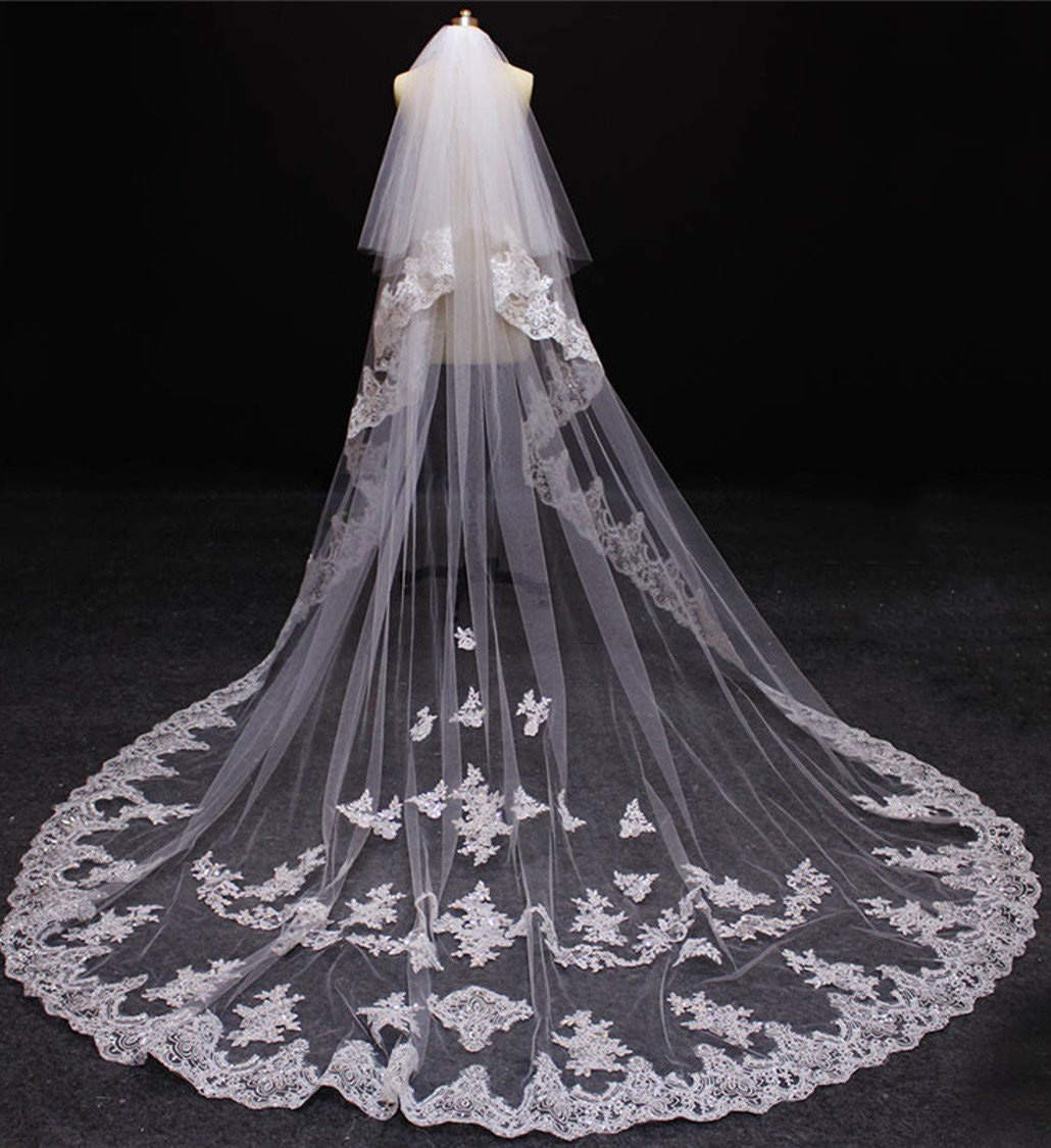 Luxury Wedding Veil Appliques Lace Long Special Cut Royal Bridal Veil with Comb Veil 3M White Ivory Wedding Accessories Custom Made