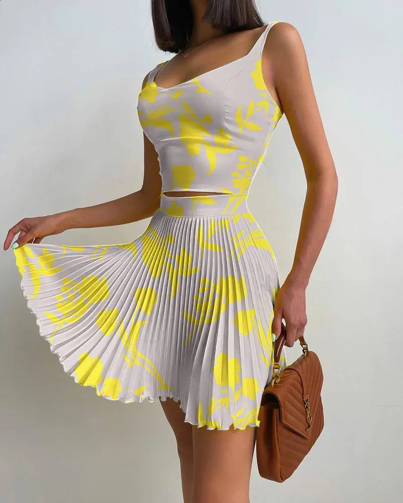 Set Woman 2 Pieces Summer Printed Slim High Waist Short Skirt Set Camisole and Pleated Skirt Setof Holiday Party Women Skirt 240810